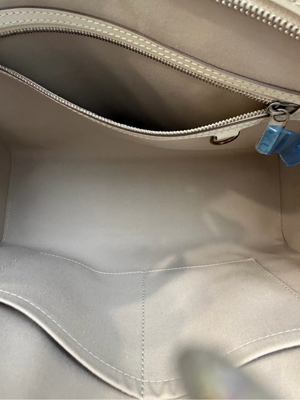 Louise Vuitton Epi Leather Soufflot MM Tote - Ivory / Off White - Picture 7 of 11